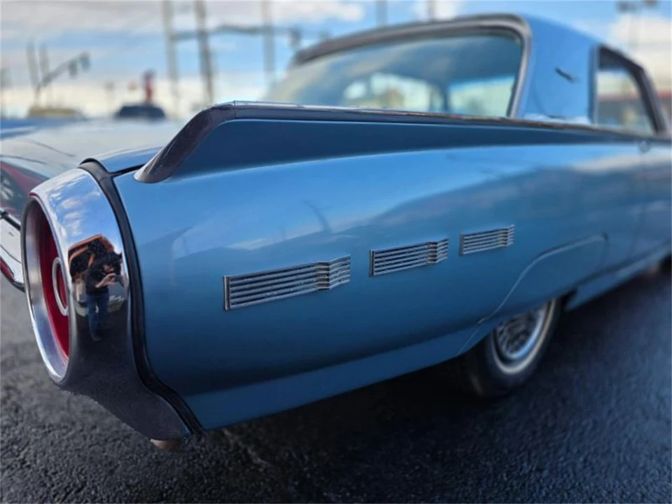 1962 Ford Thunderbird 3rd Gen - Image 12 of 26