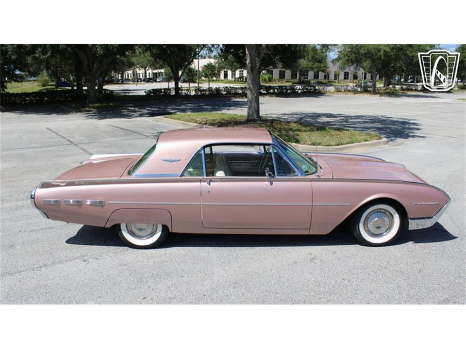 1962 Ford Thunderbird 3rd Gen - Image 26 of 31