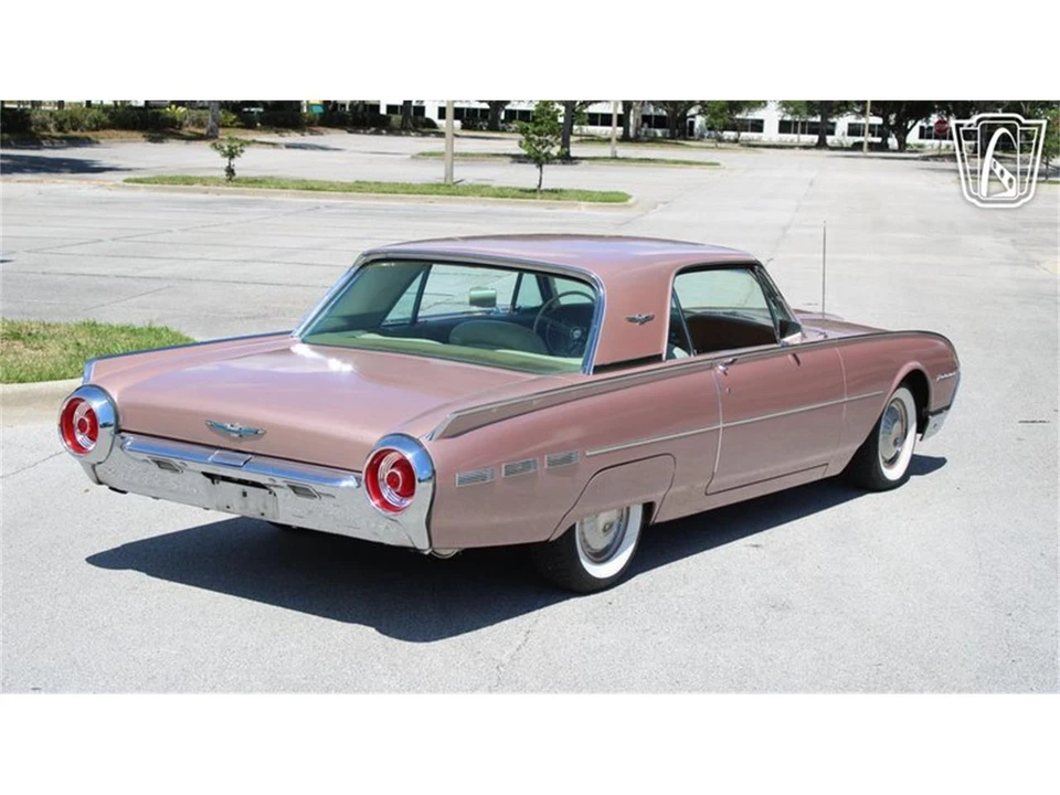 1962 Ford Thunderbird 3rd Gen - Image 11 of 31