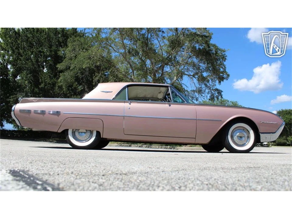 1962 Ford Thunderbird 3rd Gen - Image 24 of 31