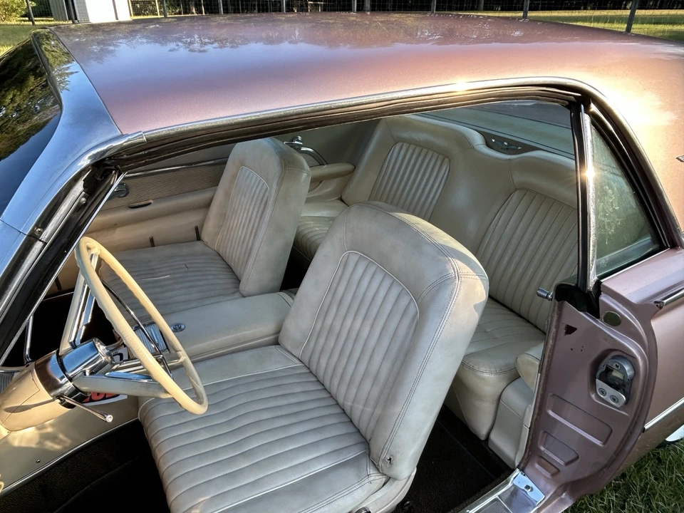 1962 Ford Thunderbird 3rd Gen - Image 11 of 12