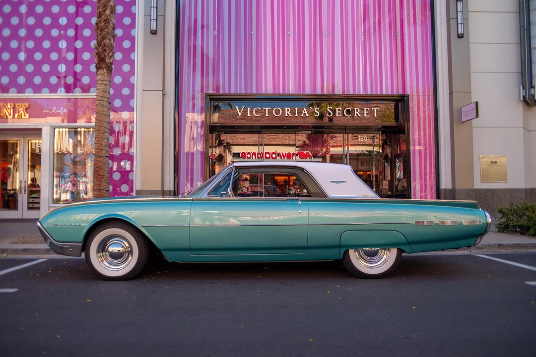 1962 Ford Thunderbird 3rd Gen - Image 17 of 31