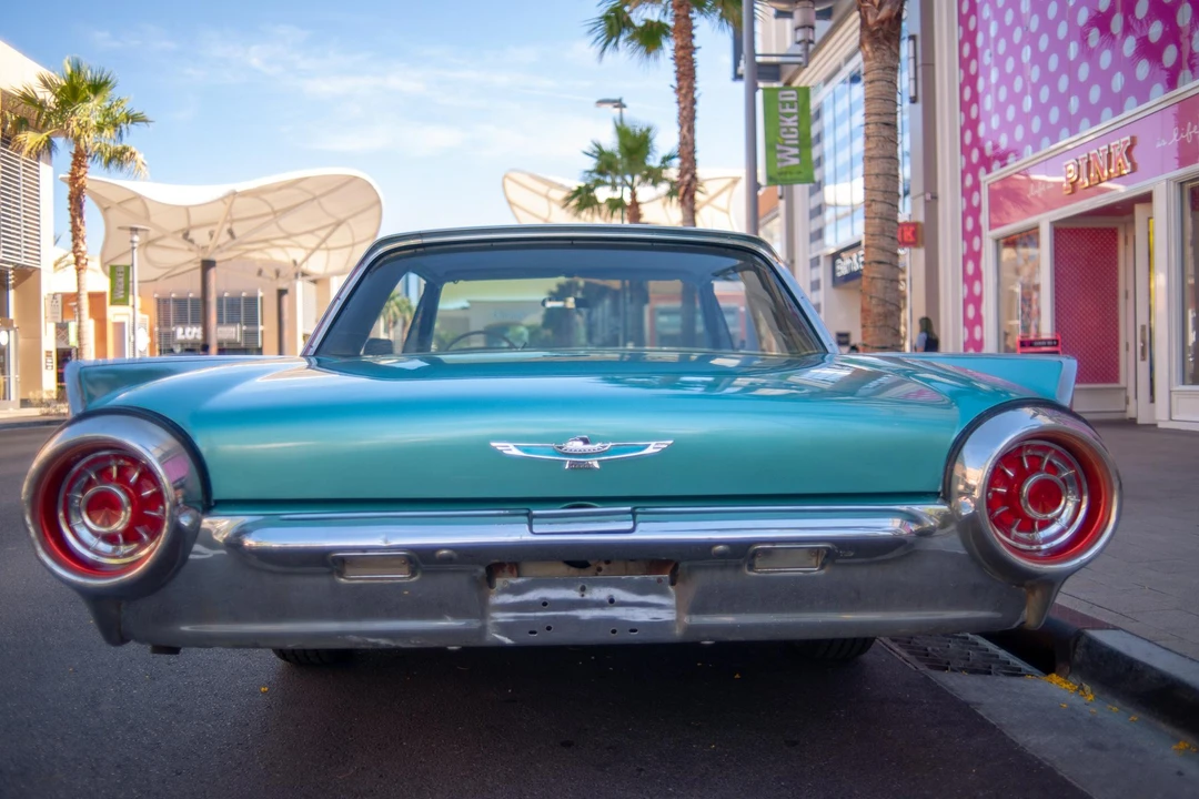 1962 Ford Thunderbird 3rd Gen - Image 9 of 31