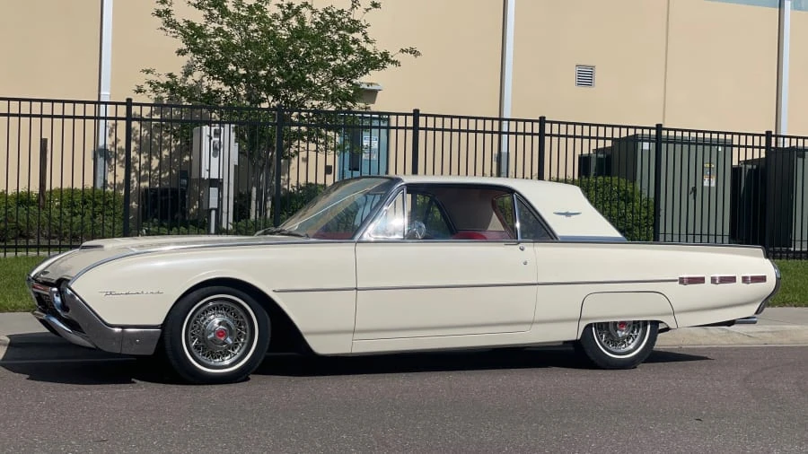 1962 Ford Thunderbird 3rd Gen - Image 2 of 9