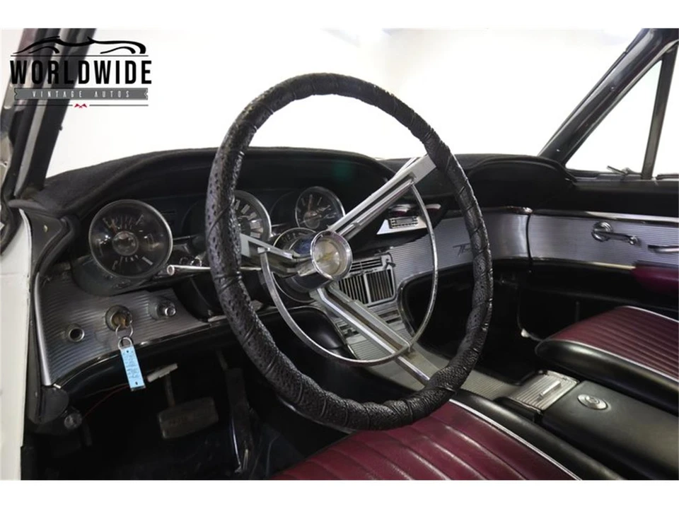 1962 Ford Thunderbird 3rd Gen - Image 25 of 31