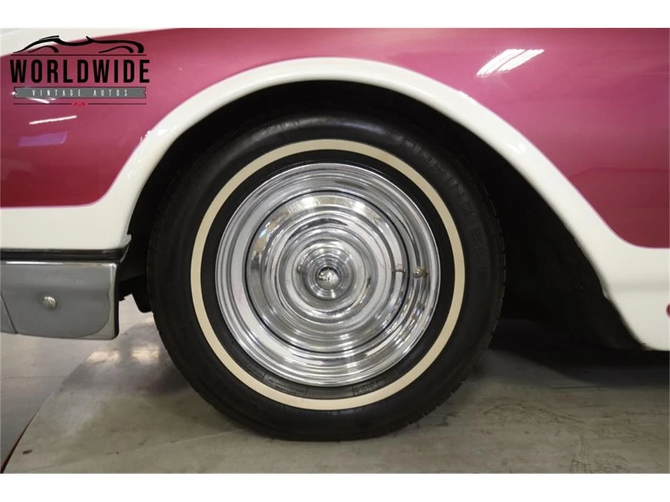 1962 Ford Thunderbird 3rd Gen - Image 11 of 31