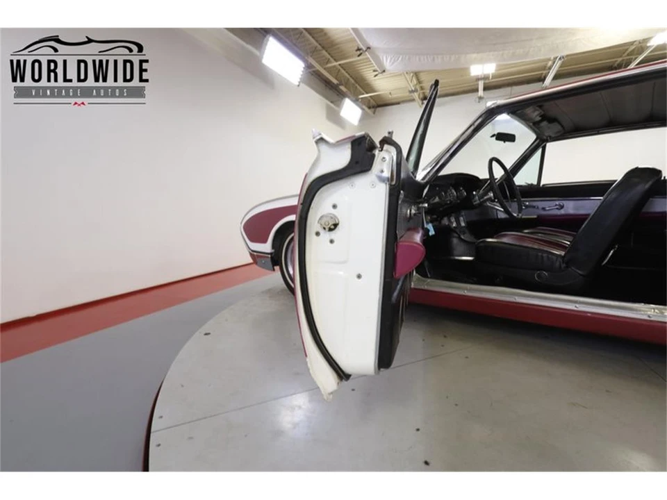 1962 Ford Thunderbird 3rd Gen - Image 22 of 31