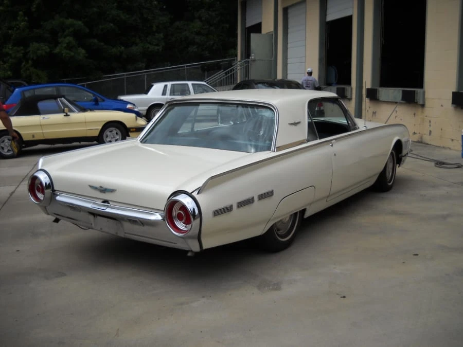 1962 Ford Thunderbird 3rd Gen - Image 4 of 5