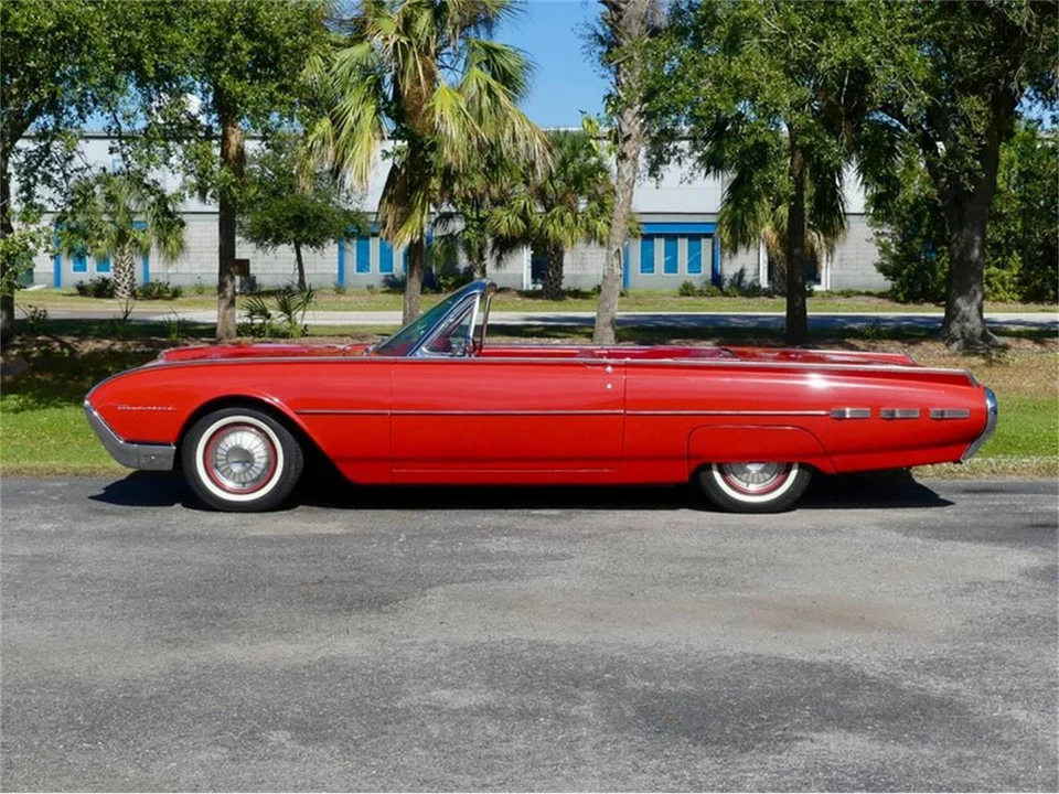 1962 Ford Thunderbird 3rd Gen - Image 13 of 31