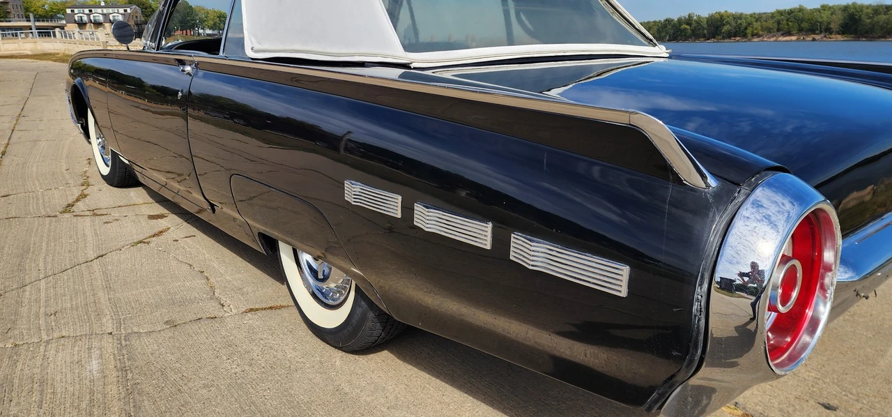 1962 Ford Thunderbird 3rd Gen - Image 4 of 29