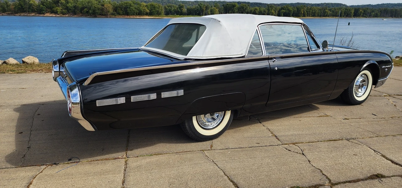 1962 Ford Thunderbird 3rd Gen - Image 9 of 29