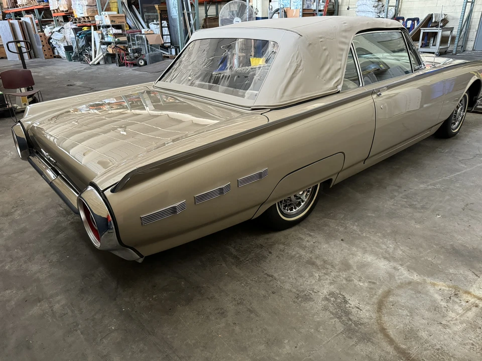 1962 Ford Thunderbird 3rd Gen - Image 9 of 31