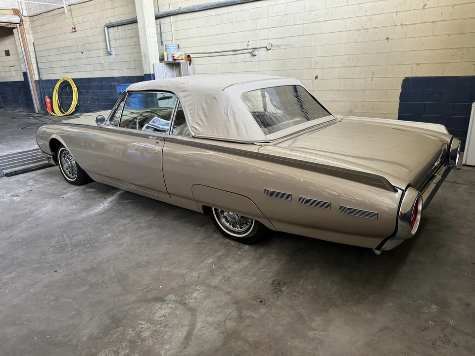 1962 Ford Thunderbird 3rd Gen - Image 10 of 31