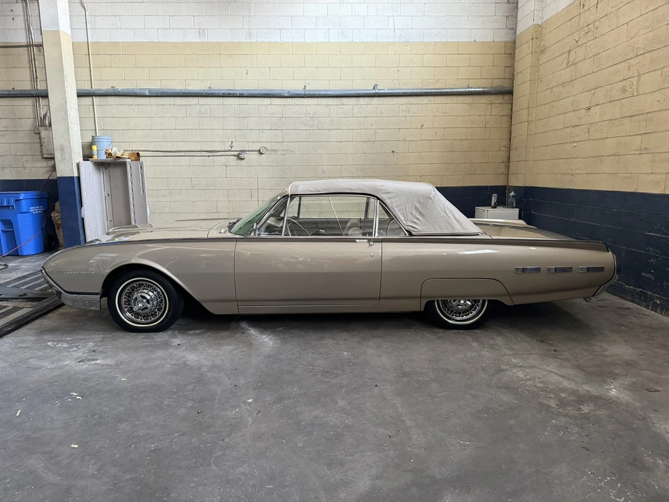 1962 Ford Thunderbird 3rd Gen - Image 11 of 31
