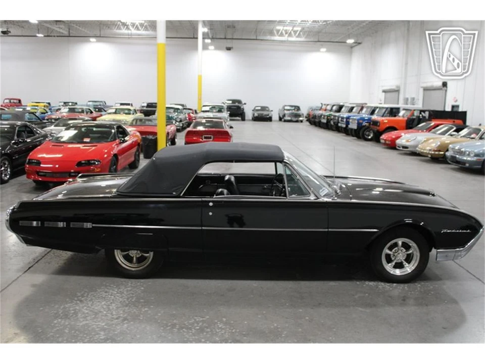 1962 Ford Thunderbird 3rd Gen - Image 11 of 31