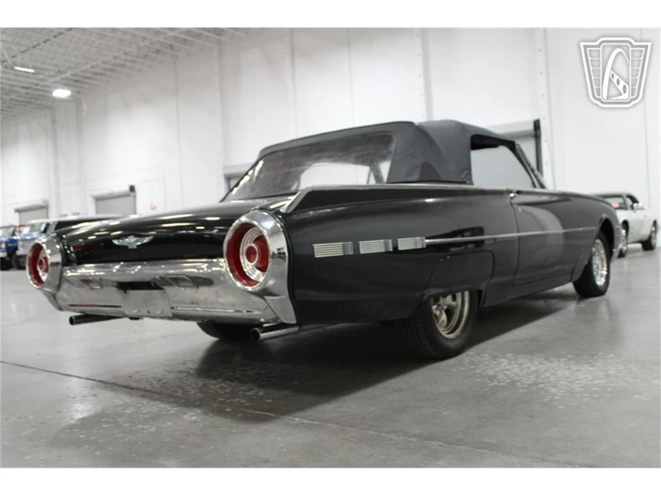 1962 Ford Thunderbird 3rd Gen - Image 26 of 31