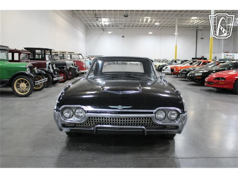 1962 Ford Thunderbird 3rd Gen - Image 13 of 31
