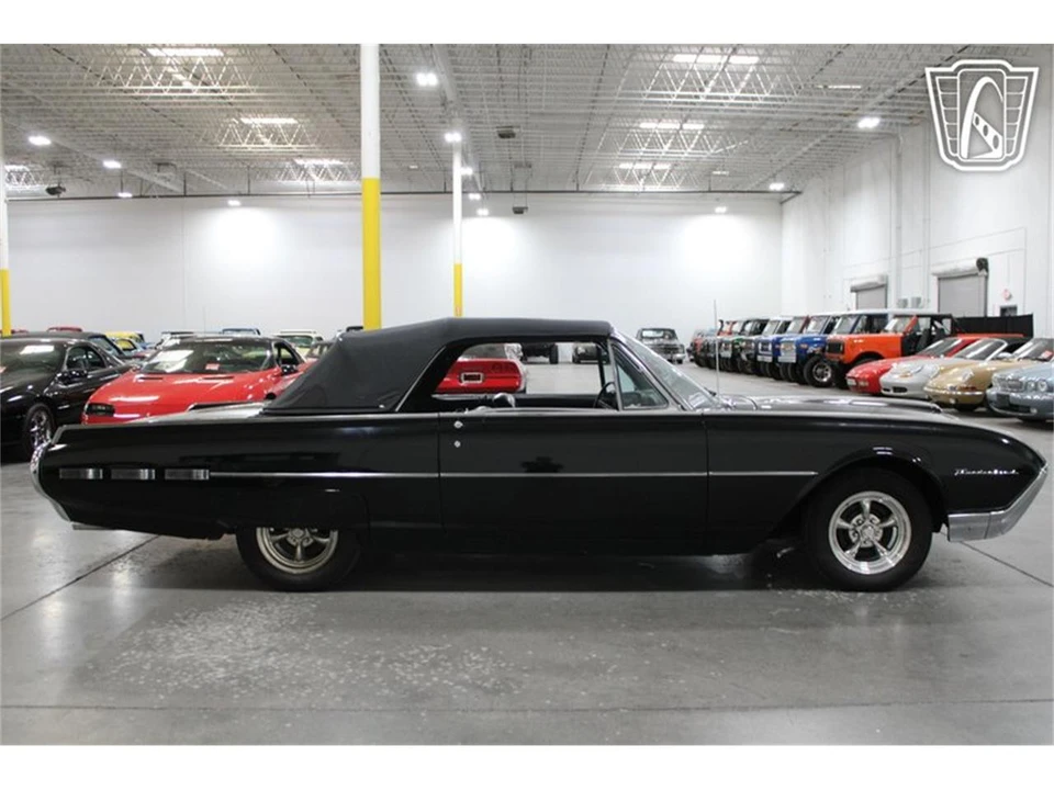 1962 Ford Thunderbird 3rd Gen - Image 19 of 31
