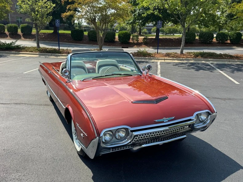 1962 Ford Thunderbird 3rd Gen - Image 9 of 31