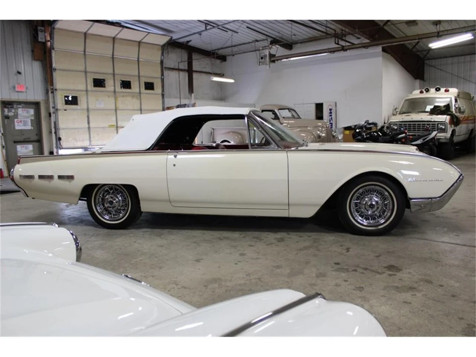 1962 Ford Thunderbird 3rd Gen - Image 7 of 31