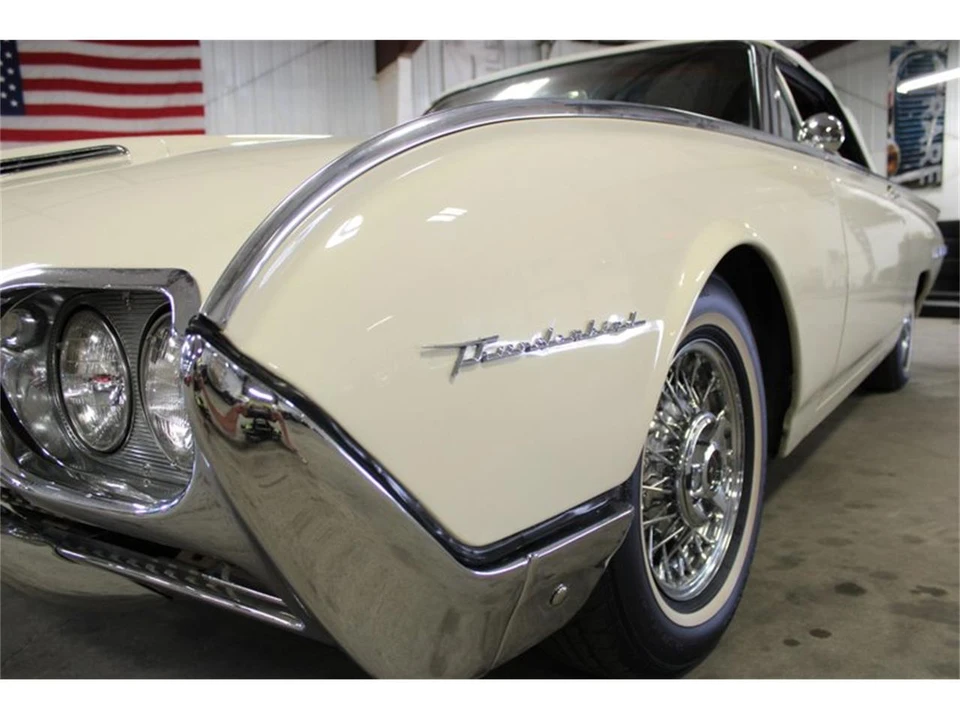1962 Ford Thunderbird 3rd Gen - Image 10 of 31