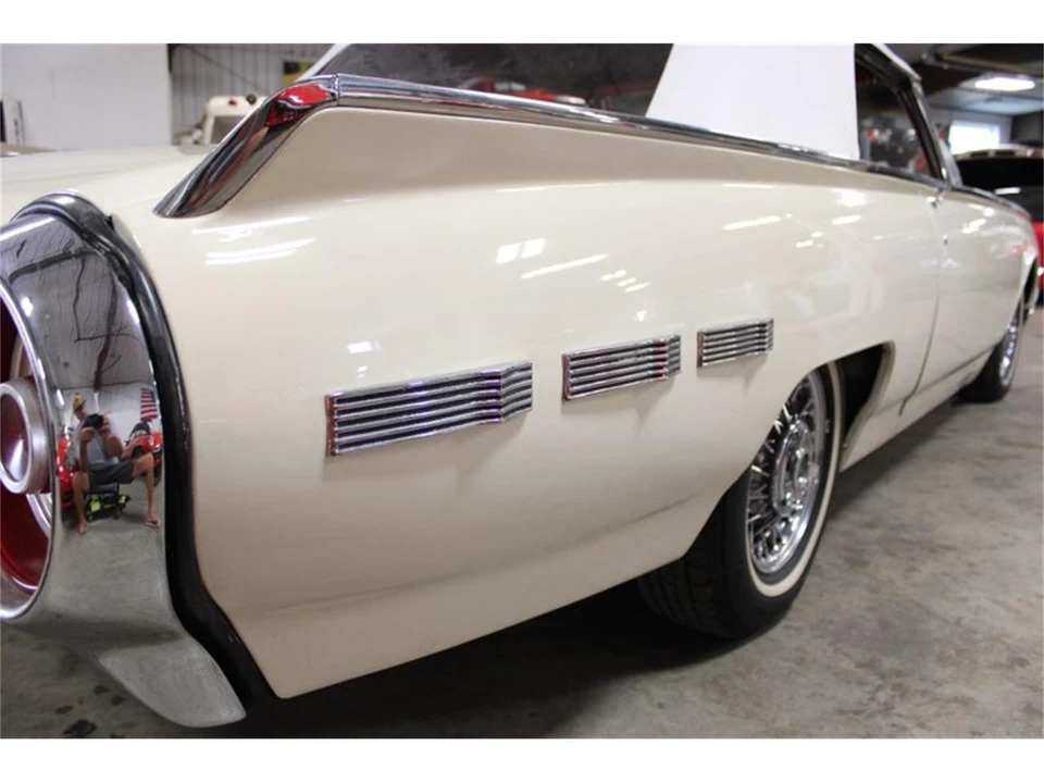1962 Ford Thunderbird 3rd Gen - Image 12 of 31