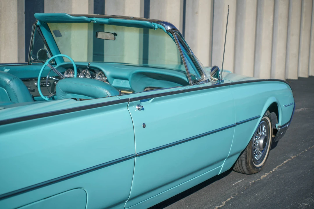 1962 Ford Thunderbird 3rd Gen - Image 17 of 31
