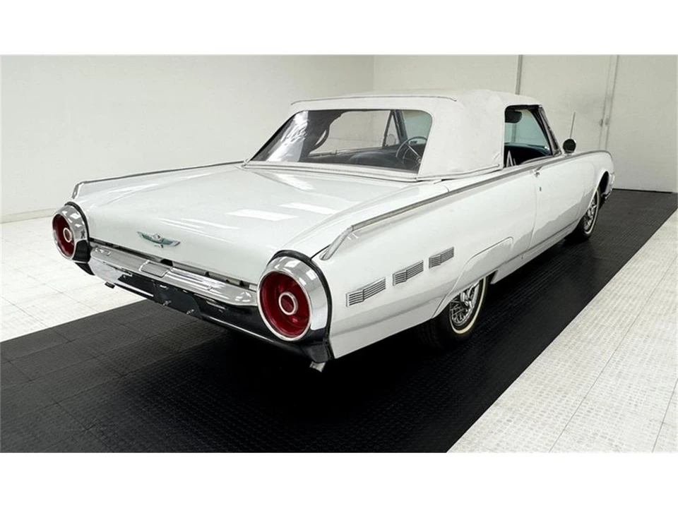 1962 Ford Thunderbird 3rd Gen - Image 9 of 31