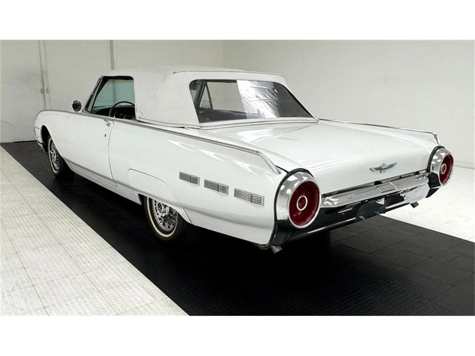 1962 Ford Thunderbird 3rd Gen - Image 5 of 31