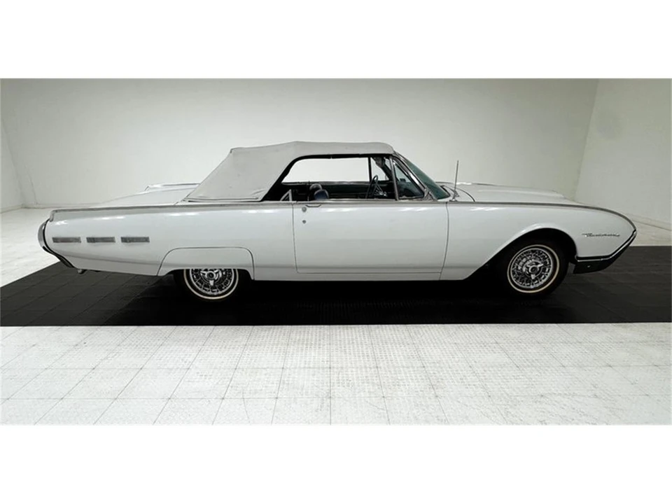 1962 Ford Thunderbird 3rd Gen - Image 11 of 31