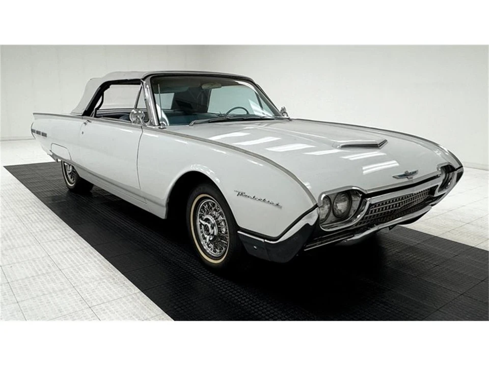 1962 Ford Thunderbird 3rd Gen - Image 12 of 31
