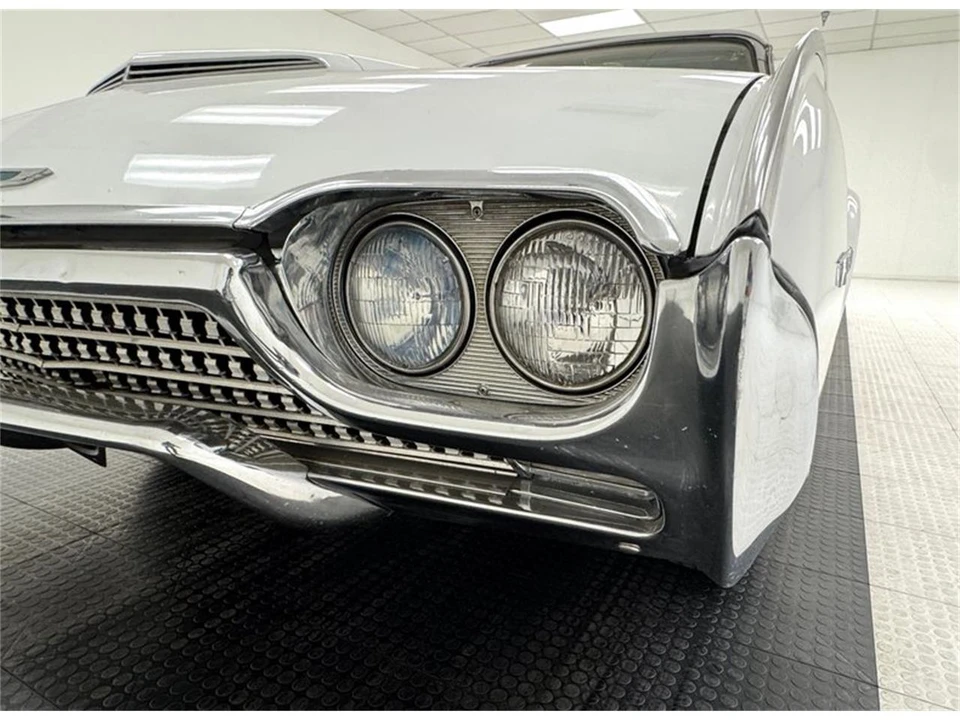 1962 Ford Thunderbird 3rd Gen - Image 19 of 31