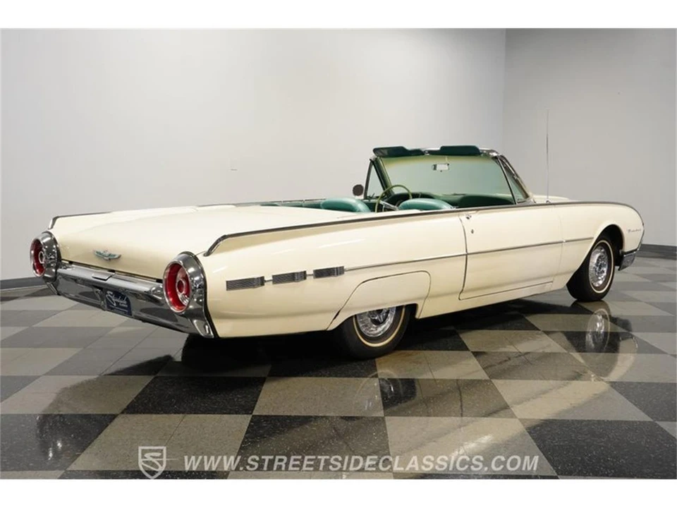 1962 Ford Thunderbird 3rd Gen - Image 11 of 31