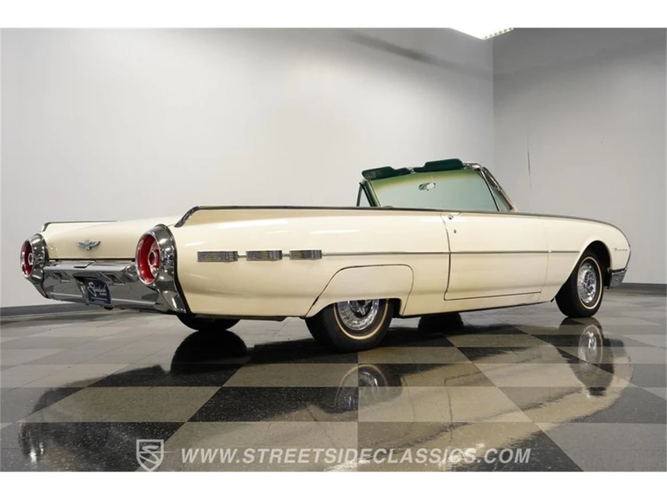 1962 Ford Thunderbird 3rd Gen - Image 26 of 31
