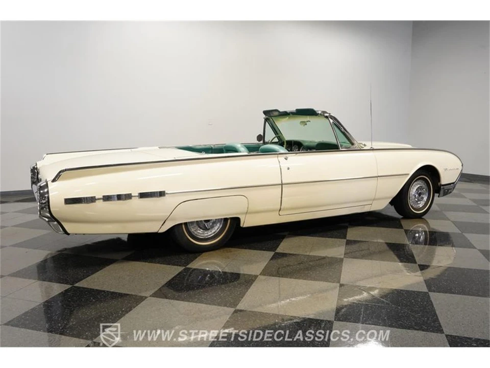 1962 Ford Thunderbird 3rd Gen - Image 12 of 31