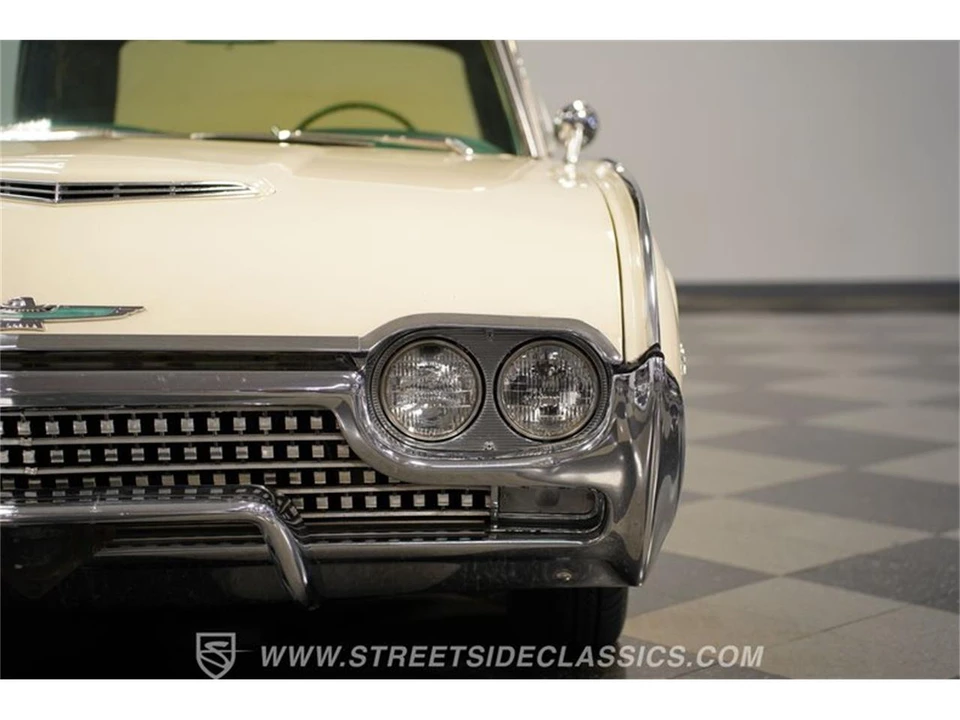 1962 Ford Thunderbird 3rd Gen - Image 19 of 31