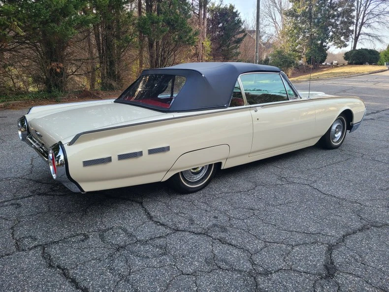 1962 Ford Thunderbird 3rd Gen - Image 11 of 22