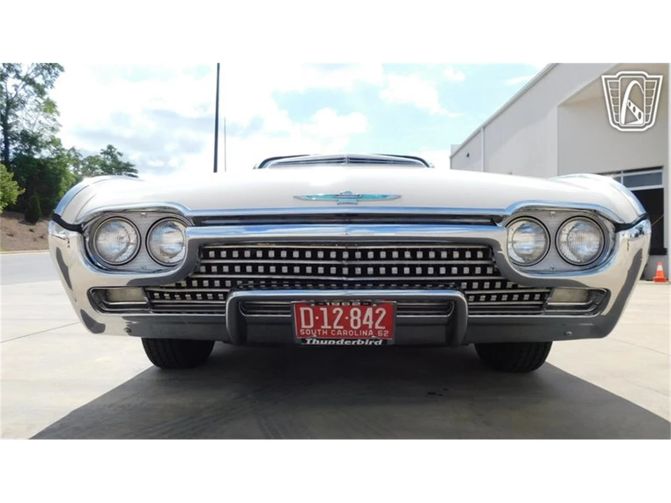 1962 Ford Thunderbird 3rd Gen - Image 2 of 31