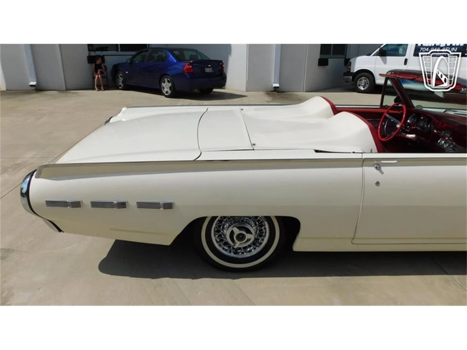 1962 Ford Thunderbird 3rd Gen - Image 27 of 31