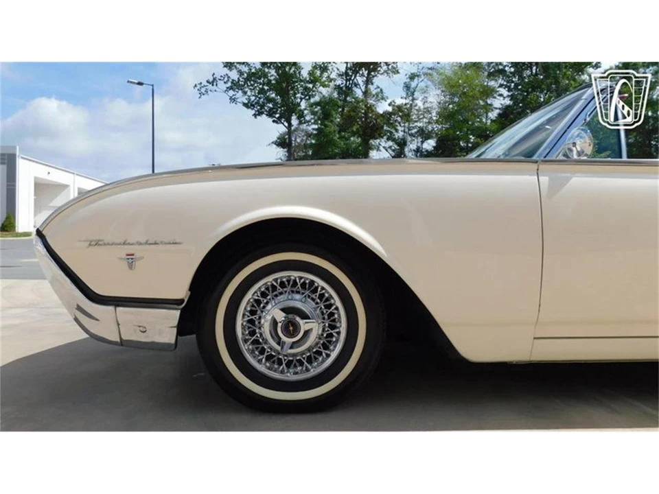 1962 Ford Thunderbird 3rd Gen - Image 7 of 31