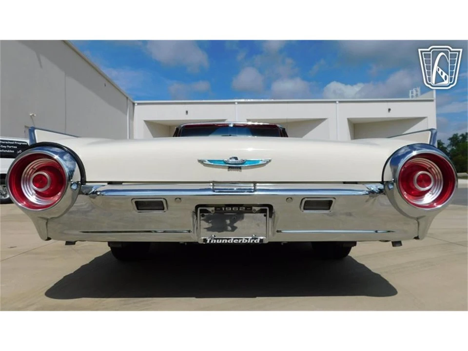 1962 Ford Thunderbird 3rd Gen - Image 19 of 31