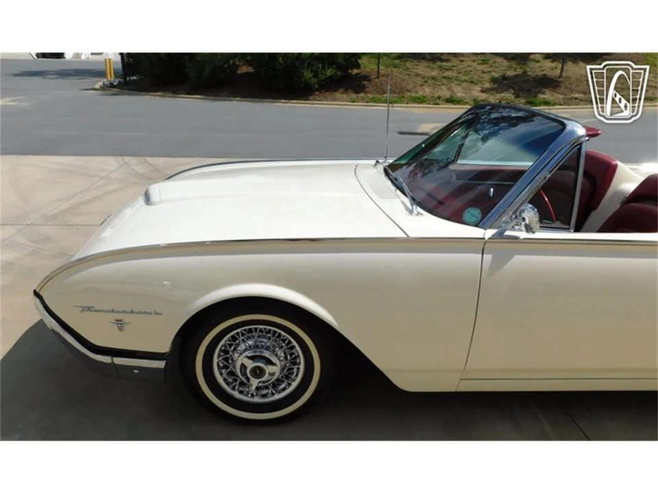 1962 Ford Thunderbird 3rd Gen - Image 9 of 31