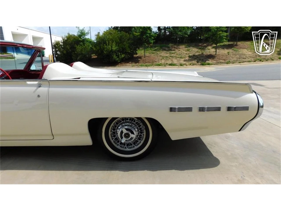 1962 Ford Thunderbird 3rd Gen - Image 14 of 31