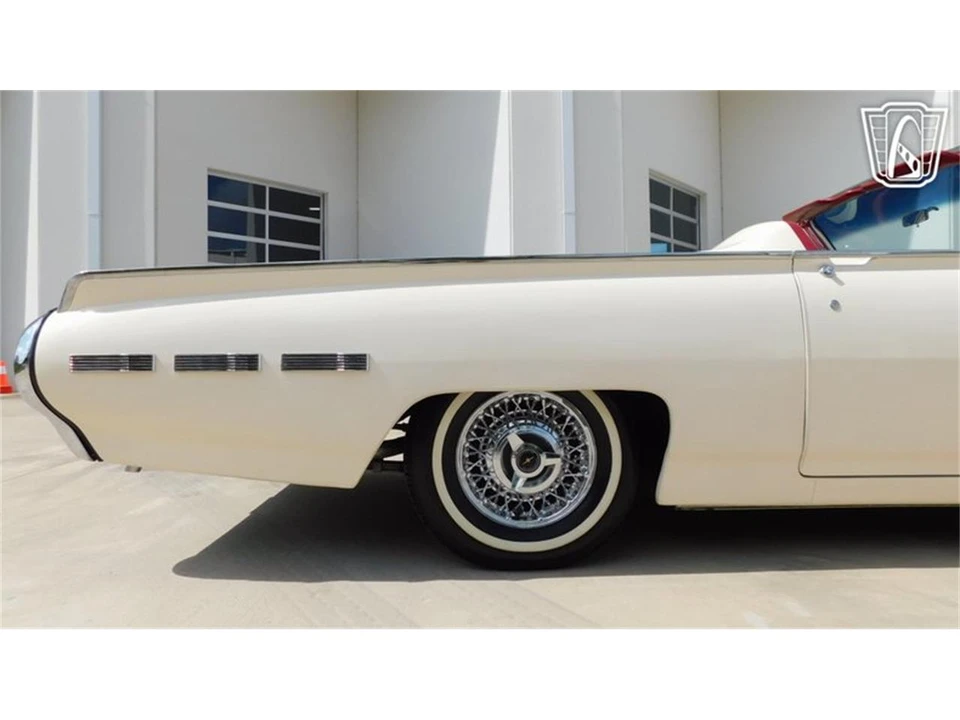 1962 Ford Thunderbird 3rd Gen - Image 25 of 31