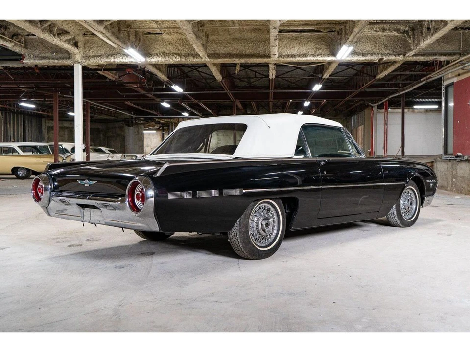 1962 Ford Thunderbird 3rd Gen - Image 28 of 31