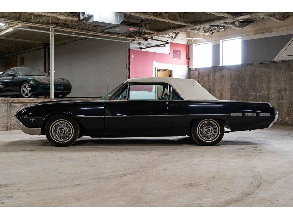 1962 Ford Thunderbird 3rd Gen - Image 26 of 31