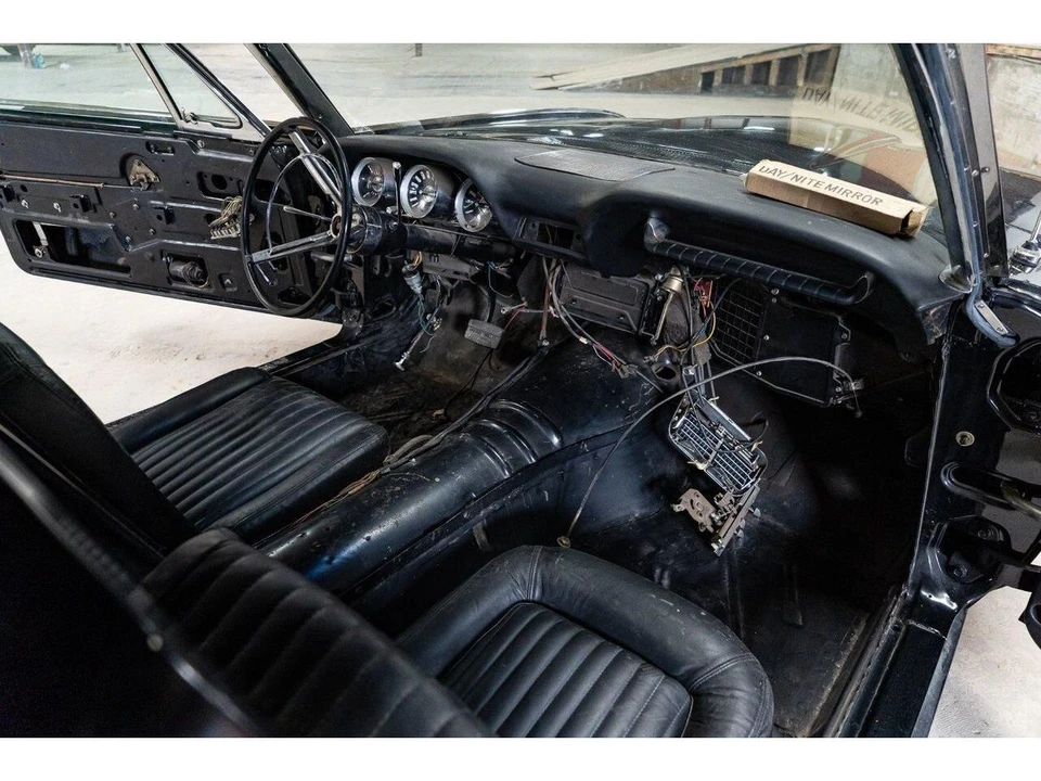 1962 Ford Thunderbird 3rd Gen - Image 12 of 31
