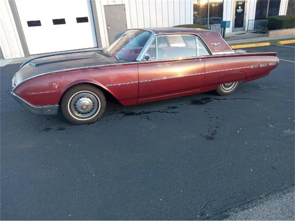 1962 Ford Thunderbird 3rd Gen - Image 12 of 17