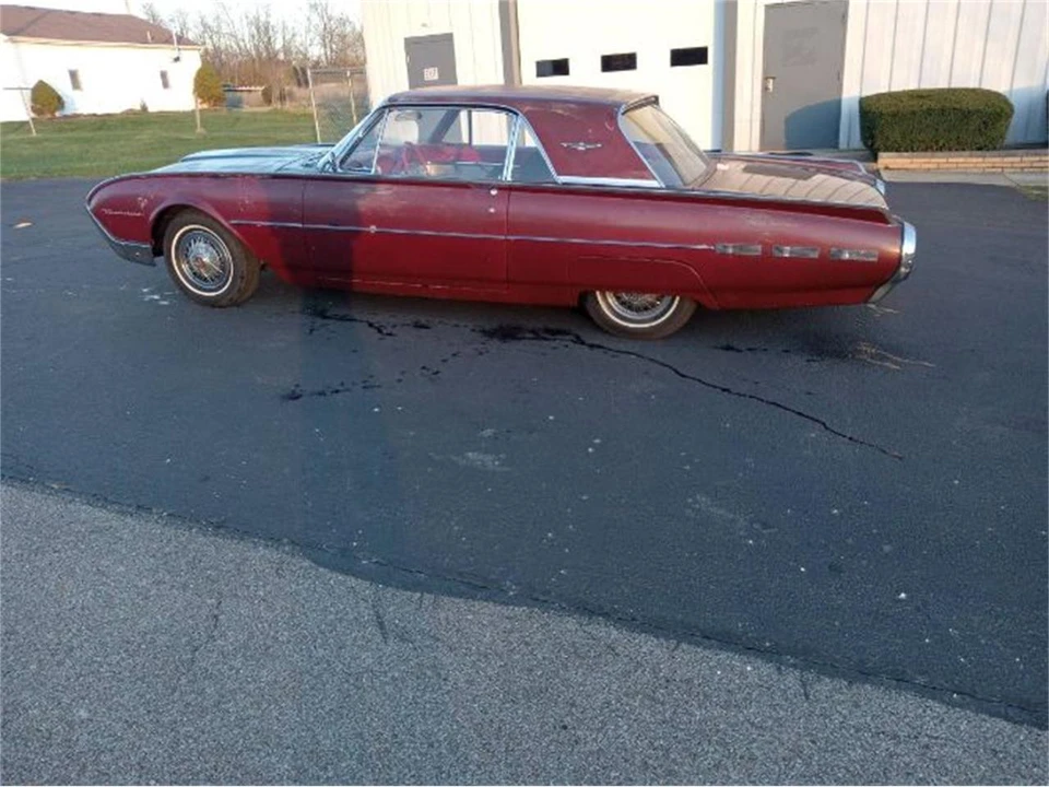 1962 Ford Thunderbird 3rd Gen - Image 11 of 17