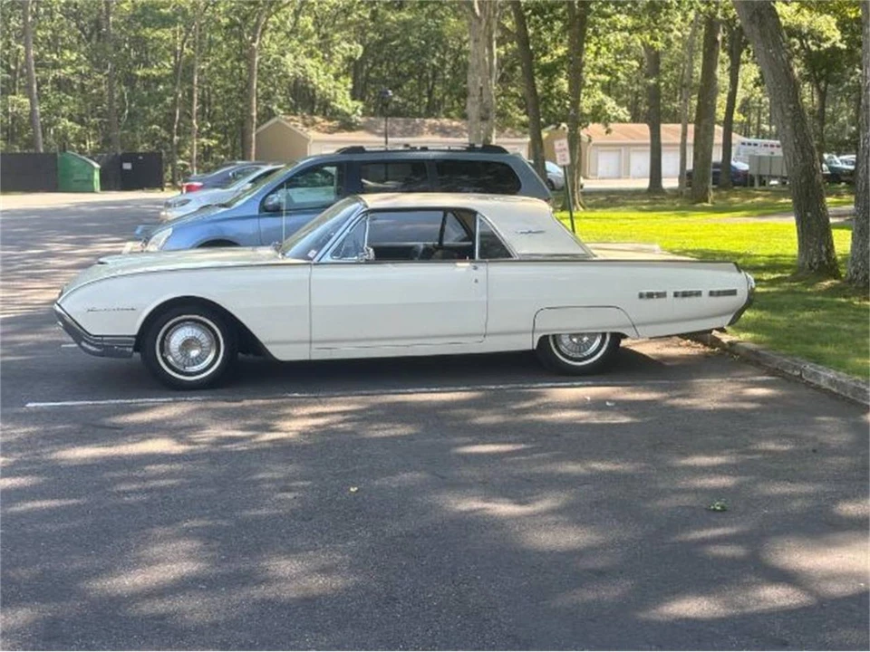 1962 Ford Thunderbird 3rd Gen - Image 4 of 14